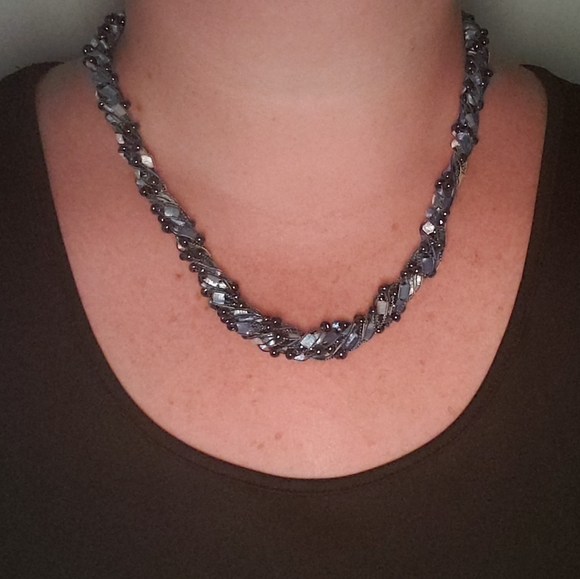 💘3 for $10💘 Blue and Black Hand beaded necklace - Picture 3 of 4